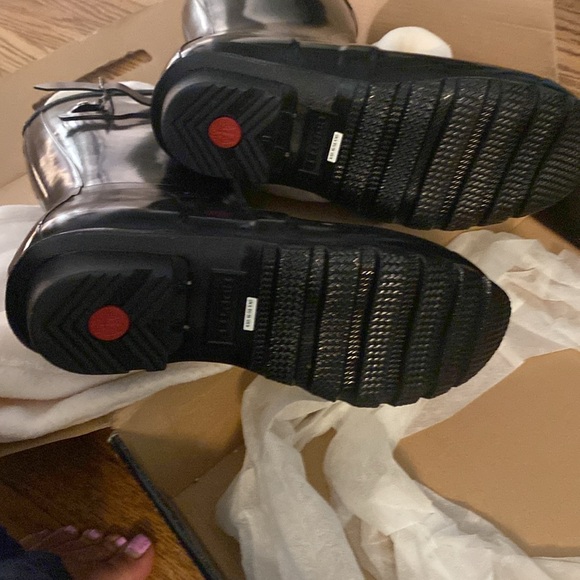 NWB Hunter Original Short Gloss Black Rain boots w/ Cream Sock Inserts - 8 - Picture 4 of 5